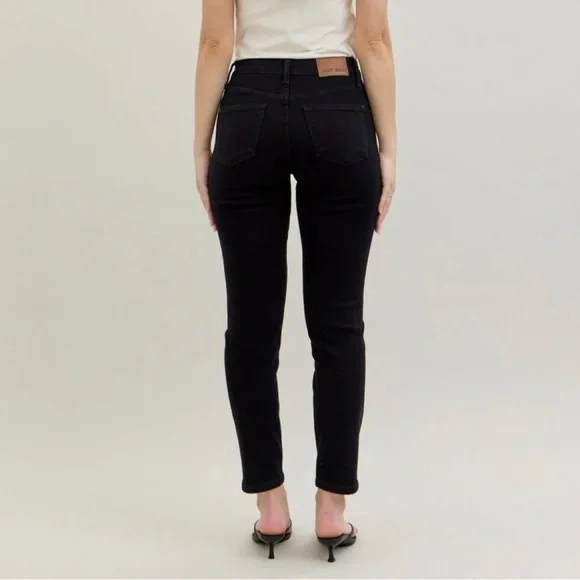 Judy Blue | Black Mid Rise Skinny Jeans - Picture 4 of 6